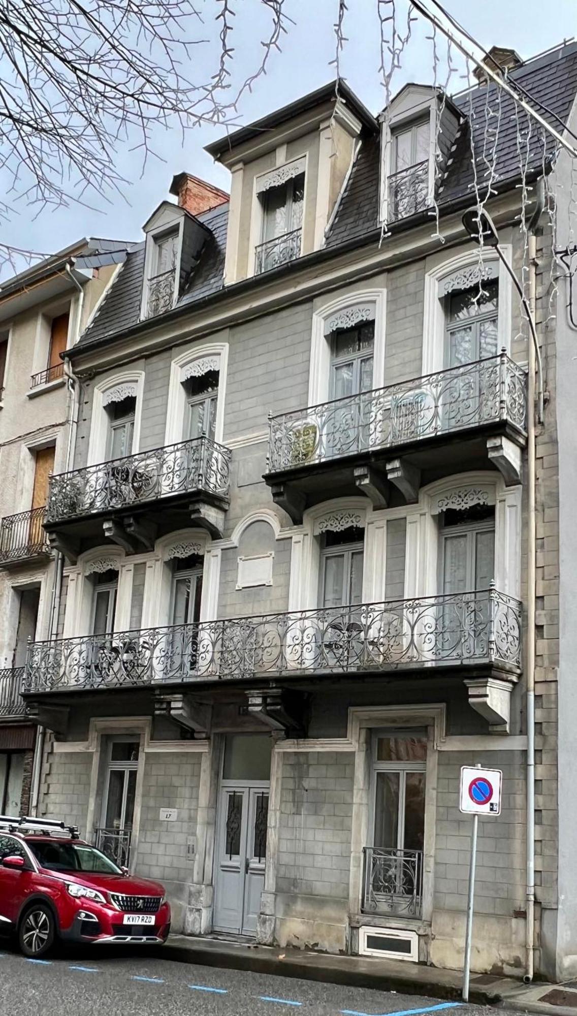 Fantastic Ground Floor Apartment Opposite Thermes Bagneres-de-Luchon Екстер'єр фото